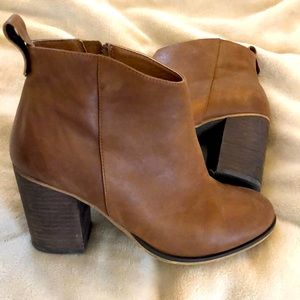 BP Brown Leather Bootie 6.5W